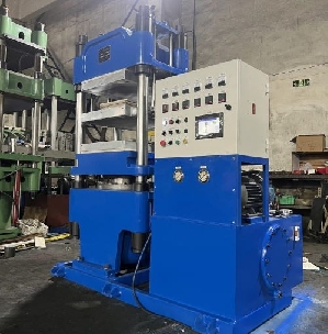 XLB-600X600-1D-200T平板硫化機（標(biāo)準(zhǔn)機型）